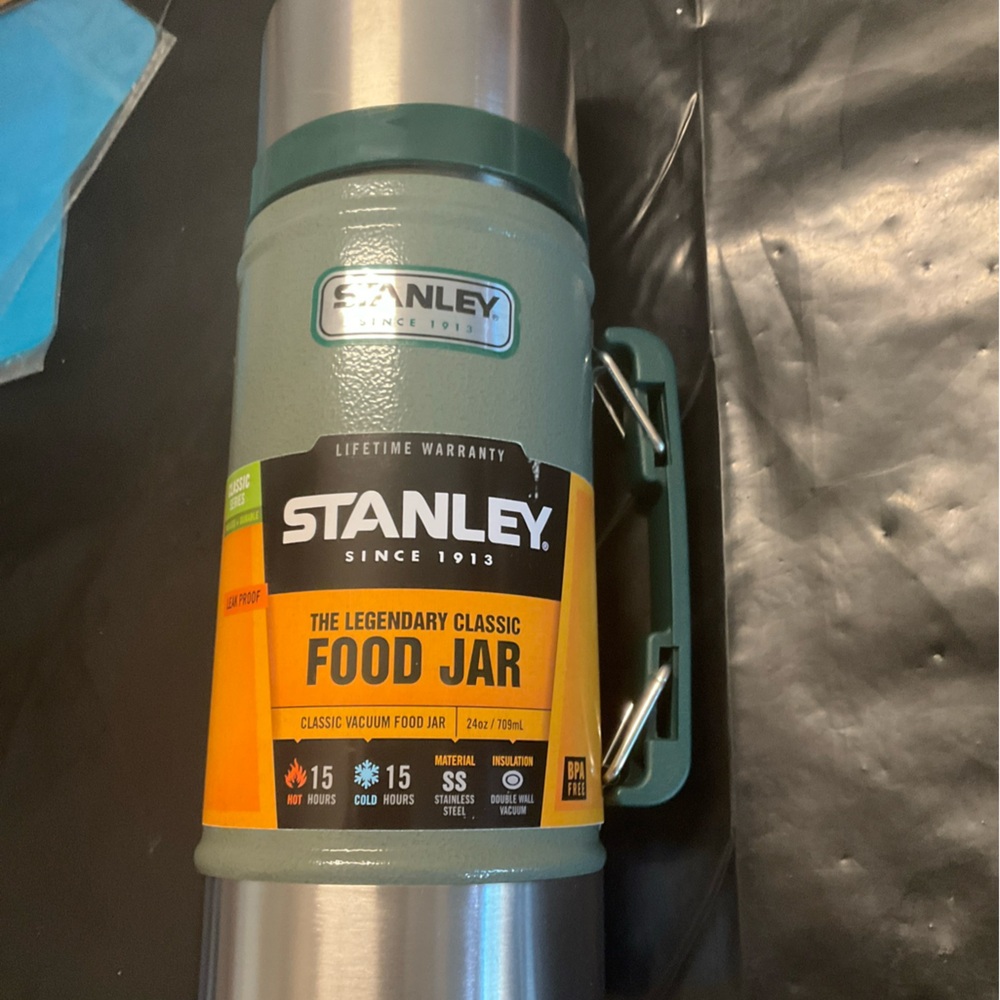 New thermos. With tags. Please see pix.